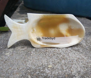 Plateau élégant et moderne en corne, décoration de table à manger mobile de luxe faite à la main par Tradebyd - Product Image 2