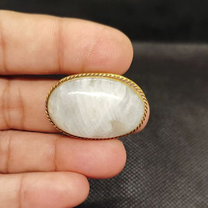 จี้หินมูนสโตนแบบร่อง คุณภาพสูง ราคาขายส่ง จี้หินมูนสโตนแบบร้อยเชือกมาคราเม่ คริสตัล - Product Image 1