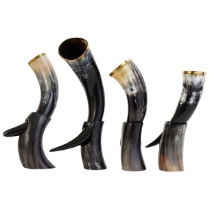 Jarra de cerveza Medieval vikinga, los mejores padrinos de boda, regalo de boda, borde de latón pulido, soporte de copa de cuerno inspirado en Game Thrones, artesanías naturales - Product Image 1