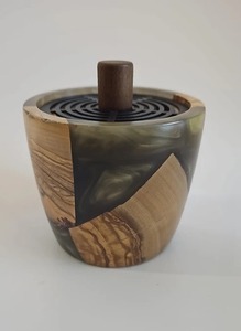 AuraMajlis Quemador de Incienso de Resina de Acacia, Mubkhar de Lujo Hecho a Mano, Quemador de Incienso Árabe para Bakhoor y Oud, para una Decoración Interior Elegante - Product Image 4