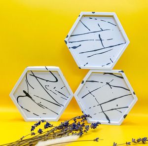 Ensemble de sous-verres en résine faits à la main pour tasses à café, mugs à thé, verres et boissons chaudes ou froides, avec une décoration de table élégante - Product Image 2
