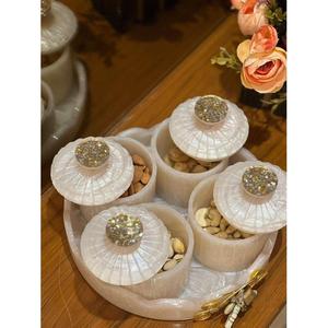 Ensemble de condiments en résine verte, design floral, accents en cristal, passe au lave-vaisselle, pliable, empilable, conteneurs à épices faits à la main pour la cuisine - Product Image 5