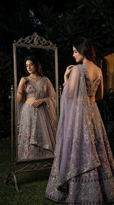 Divyam Creation – Robe de mariée traditionnelle indienne et pakistanaise pour femme, en tulle brodé et gaufré, séchage rapide, extensible, longueur ras du sol - Product Image 4