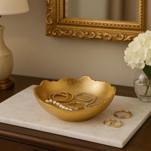 Bol décoratif en métal doré, motif lune, martelé, asymétrique, avec bords pointus, pour centre de table, panier d'appoint, fruits et pot-pourri - Product Image 2
