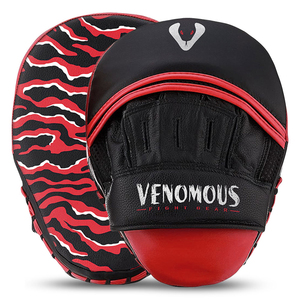 Guantes de Boxeo de Cuero Rojos Venomous, Almohadillas Curvas para Golpear, Almohadillas de Entrenamiento de MMA y Muay Thai para Entrenadores - Product Image 5