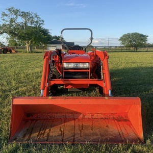 Tracteur Kubota L3400 avec moteur diesel, boîte de vitesses automatique, direction assistée - Tracteur robuste pour usage agricole à prix compétitif - Product Image 2