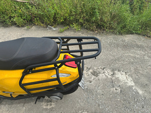 Kit de barre de protection et de porte-bagages en acier noir mat pour scooter électrique M-Biker VinFast Motio, accessoires pour moto - Product Image 1