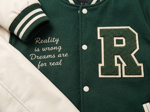 Chaqueta Varsity Unisex Verde con Letra R, Cierre de Botones, Bolsillo Frontal Bordado, Corte Regular, Estilo Urbano, Ropa de Invierno 3D - Product Image 6