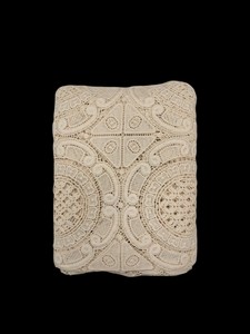 Tela de encaje de algodón GPO blanco premium al por mayor de fábrica - Diseño intrincado de guipur con medallón para vestidos de lujo y chalecos - Product Image 3
