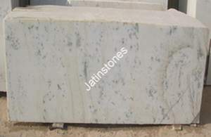 Panel de Piedra de Mármol Pistacho con Superficie Blanca Suave y Ligeras Líneas Grises para Uso en Plataformas de Cocina, Pisos de Pasillos y Decoración - Product Image 2