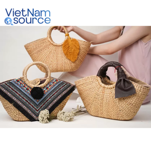 Sacs à main modernes en jacinthe d'eau, artisanat écologique avec fermeture à cordon, taille et couleur personnalisables - Tendance mode du Vietnam - Product Image 3