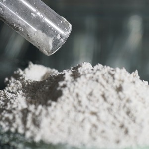 Vente Chaude : Poudre d'hydroxyde de calcium blanc de qualité industrielle, haute pureté, agent de remplissage pour la construction, l'agriculture et le traitement de l'eau - Product Image 3