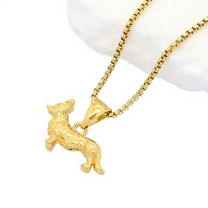 Pendentif animal classique pour Noël en acier inoxydable 304 avec finition plaquée or 18 carats et chaîne à maillons - Product Image 1