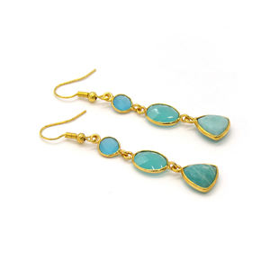 Pendientes Colgantes Bohemios Hechos a Mano con Flores y Múltiples Piedras Preciosas |   Calcedonia Azul Aqua Amazonita |   Chapado en Oro de 18K Sin Níquel - Product Image 3