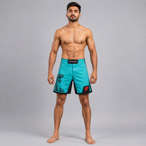 Shorts deportivos de MMA hechos con materiales ligeros que proporcionan comodidad, agilidad y movimiento flexible durante el entrenamiento. - Product Image 1