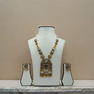 Traditional <b>Indian</b> Temple Gold Necklace <b>Set</b> with Kundan Stones Pearl Beads and Matching Jhumka Earrings Bridal <b>Jewelry</b> - Product Image 4