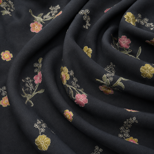 Tissu en denim de coton avec broderie pour les acheteurs de vêtements, tissu en dentelle, tissu pour vêtements, vente en gros, export, fourniture de vêtements de mode, Royaume-Uni - Product Image 5