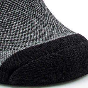 Chaussettes de sport antidérapantes en coton avec logo personnalisé, échantillons gratuits, auto-chauffantes, confortables et extensibles – Vente en gros - Product Image 4
