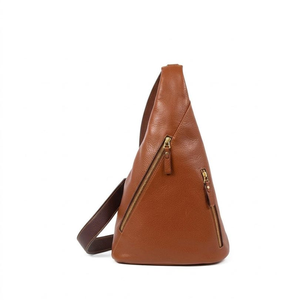 Sac de poitrine en cuir véritable marron camel d'inspiration vintage pour femme, sac à bandoulière avec fermetures éclair durables et ajustement réglable - Product Image 4