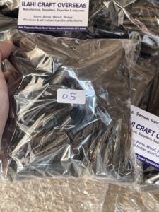 Botones de Presión de 2 Agujeros, Resistentes y Ecológicos, Acabado Pulido, Suministro al por Mayor para el Día de San Valentín y Fabricantes de Ropa para Graduaciones - Product Image 3