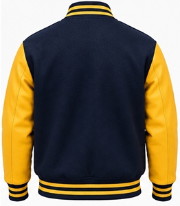 Chaqueta Varsity Bordada en Azul Marino y Dorado para Hombre de Index Apparel, con Bloques de Color en las Mangas y Botones a Presión, Estilo Béisbol - Product Image 2