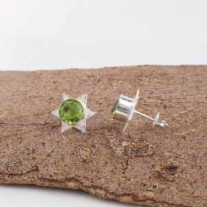 Pendientes de piedras preciosas de peridoto verde, elegantes, modernos y a la moda, hechos a mano en India, para mujeres y niñas, ideales para usar en bodas y fiestas. - Product Image 3