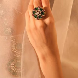 Elegante Anillo Kundan Chapado en Oro Rosa para Mujer, Joyería Artesanal para Bodas, Anillo con Forma de Flor, Alta Demanda - Product Image 2