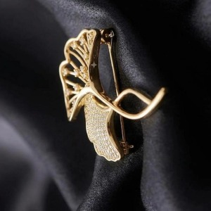 Broche Feuille de Ginkgo Dorée, Broche Florale en Moissanite, Épingle Feuille en Or Jaune 14K, Bijoux Naturels, Broche en Argent 925 avec Moissanite - Product Image 4