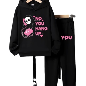 Ensemble 2 pièces pour femme : sweat à capuche noir gothique et pantalon de survêtement avec imprimé crâne rose - Product Image 6