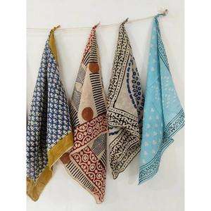 Pañuelo bandana de algodón indio hecho a mano, pañuelo cuadrado con estampado floral bohemio para mujer - Product Image 1