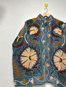 Chaqueta de terciopelo Suzani bordada, chaqueta artesanal hecha a mano, chaqueta Suzani hecha a mano, diseño floral, abrigo corto estilo bohemio, regalo para ella - Product Image 5