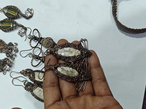 Pendientes de Piedras Preciosas Envueltos en Alambre de Cobre Hechos a Mano, Piedras Naturales Variadas, Jaspe, Ojo de Tigre, Piedra Blanca, Estilo Boho, Joyería al por Mayor - Product Image 2