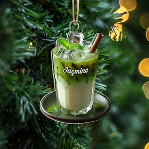 Ornement de Noël personnalisé en bois en forme de tasse à matcha avec nom sur mesure, cadeau pour les amateurs de matcha, décoration de sapin de Noël - Product Image 3