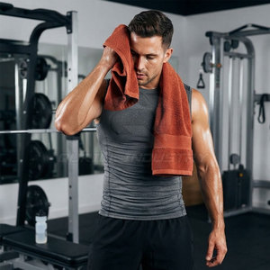 Serviette de sport en microfibre absorbante de haute qualité, séchage rapide, taille compacte, personnalisable pour la course à pied, l'entraînement, le camping et les activités quotidiennes - Product Image 4