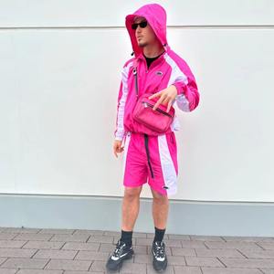 Ensemble de survêtements unisexes pour hommes avec logo personnalisé OEM, veste zippée réfléchissante, shorts de sport en nylon, coupe-vent - Product Image 4