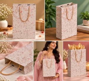 Sac cadeau en papier artisanal de qualité supérieure avec des pétales de fleurs naturelles et des poignées en corde dorée pour un emballage cadeau de luxe - Product Image 5