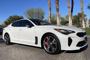 Kia Stinger GT2 AWD 2019 Usado en Excelentes Condiciones - Product Image 3