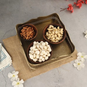 Plateau de service artisanal en laiton antique, plat décoratif idéal pour servir des collations, centre de table luxueux et décoration intérieure. - Product Image 2