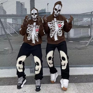 Ensemble sweat-shirt et pantalon de survêtement évasé personnalisé avec logo brodé, effet délavé, coupe oversize, style streetwear brodé et vieilli - Product Image 1