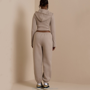 Ensemble de survêtement en velours à fermeture éclair avec logo personnalisé, 2 pièces, sweat-shirt et pantalon, pour femme - Product Image 6