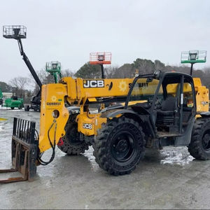 Manipulador Telescópico JCB 507-42 Usado, 12.8 m, con Altura de Horquilla Reducida de 90 mm y Adaptabilidad a Múltiples Terrenos - Product Image 1