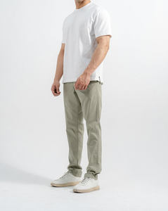 Camiseta de hombre de corte ajustado, de alta calidad, estilo cropped, oversize, con logo personalizado, serigrafiada, 100% algodón, 260GSM. - Product Image 2