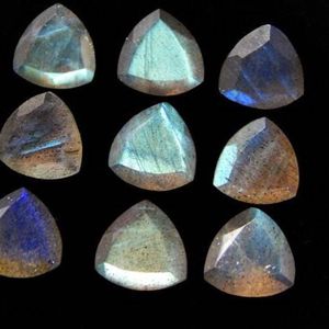 Fabricante de piedras preciosas sueltas calibradas de corte trillón facetado de labradorita natural de 4mm a precio de fábrica Comprar tienda en línea Venta de bricolaje - Product Image 1