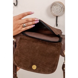 Riñonera unisex de viaje de diseñador de cuero vintage genuino con muchos bolsillos y cremallera más cerca para uso diario - Product Image 6