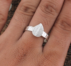 Anillo de Plata de Ley 925 Auténtico con Diseño de Hoja, Inspirado en la Naturaleza, Rama Botánica Clásica, Joyería Estampada para Mujer, Venta al por Mayor para Fiestas - Product Image 4