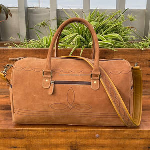 Usine en gros Design à la mode en cuir repoussé à la main grande capacité sac de voyage personnalisé en cuir de vache véritable unisexe sacs de sport - Product Image 3