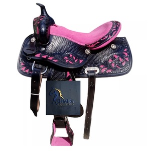 Silla de montar western de cuero negro con diseño floral y cesta, grabada a mano, para carreras de barriles, con conchos florales, asiento de gamuza rosa y tachuelas, de 10 a 18 pulgadas - Product Image 1