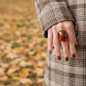 Bagues de mode en résine faites à la main de qualité supérieure – Bijoux colorés en gros pour femmes, parfaits pour les fêtes, la plage et le quotidien - Product Image 5