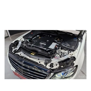 เมษายน 2020 เมอร์เซเดส-เบนซ์ อี-คลาส E300e 4MATIC Exclusive 105,833 กม. เกียร์อัตโนมัติ เบาะหนัง มาตรฐานไอเสียยูโร 5 พวงมาลัยซ้าย ขับเคลื่อนล้อหลัง - Product Image 6