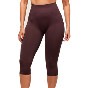 Wholesale Women's 3/4 Length Solid Wine <b>Red</b> Capris Mid Eco-Friendly Quick Dry Workout Pants Custom Logo <b>Gym</b> Use OEM Service - Product Image 2